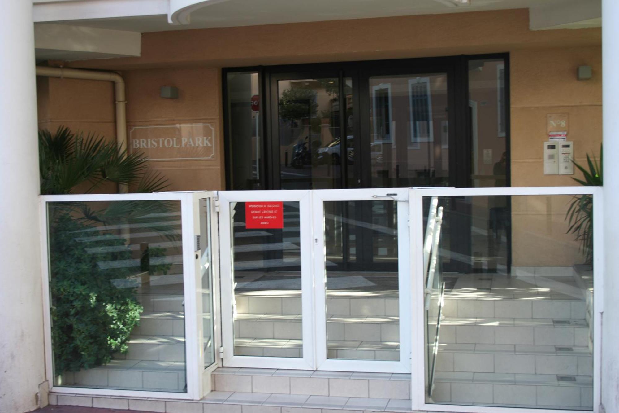 Bristol Park - Parking - 5Mn Walk From Palais Des Festivals Cannes Exterior foto